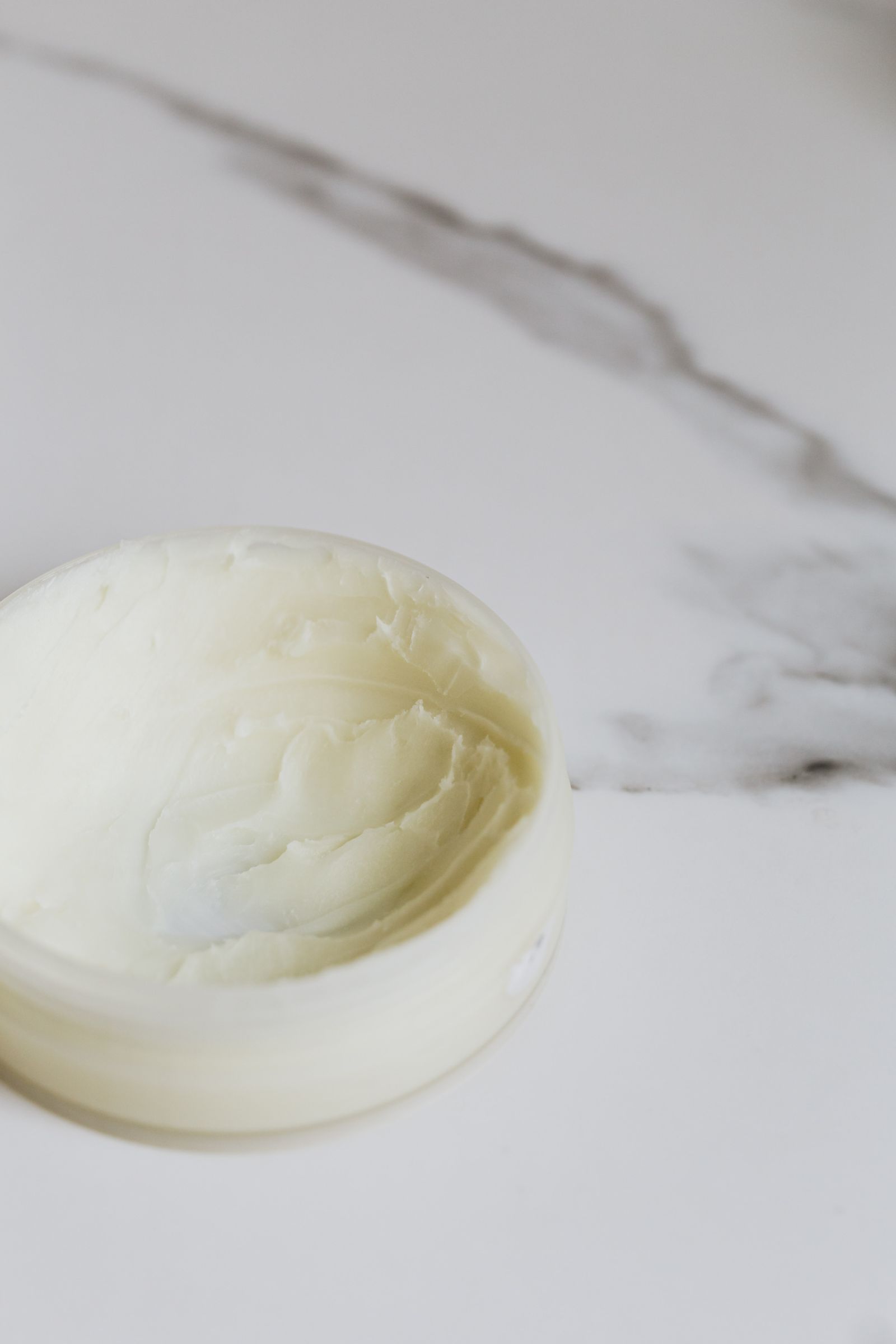 LEVELLER Velvet concept — premium shea-butter body cream in product-style presentation